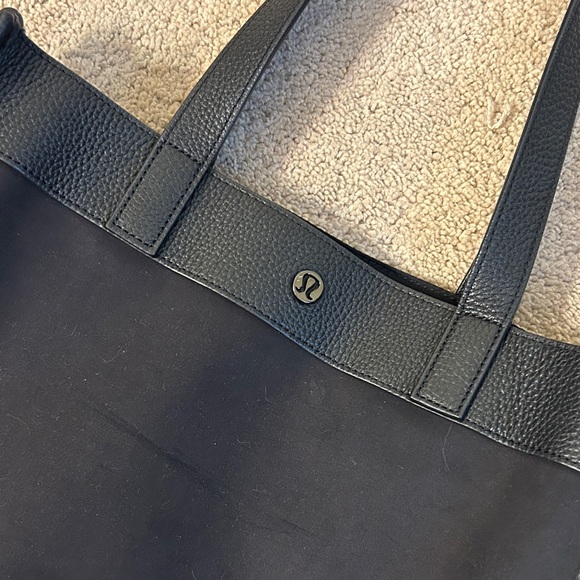 lululemon athletica Black Tote Bag - Picture 2 of 5